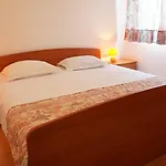 Sandra Apartment Sukosan
